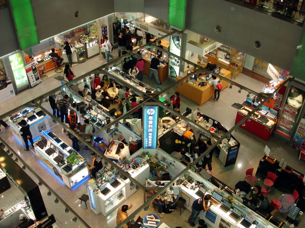 2010_11_27___01___nova_and_k_mall_01.jpg (large)